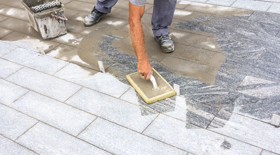 Professional gutter cleaning in Micaville, NC
